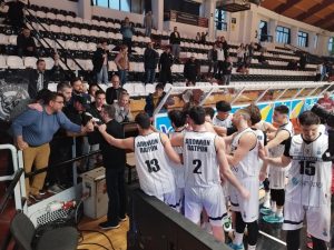 Νίκη, 5η θέση και play-offs με Πανελλήνιο